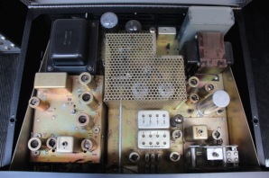 Hallicrafters HT-32B Inside.JPG