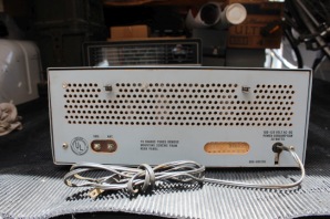 Hallicrafters S-120 xBack.JPG