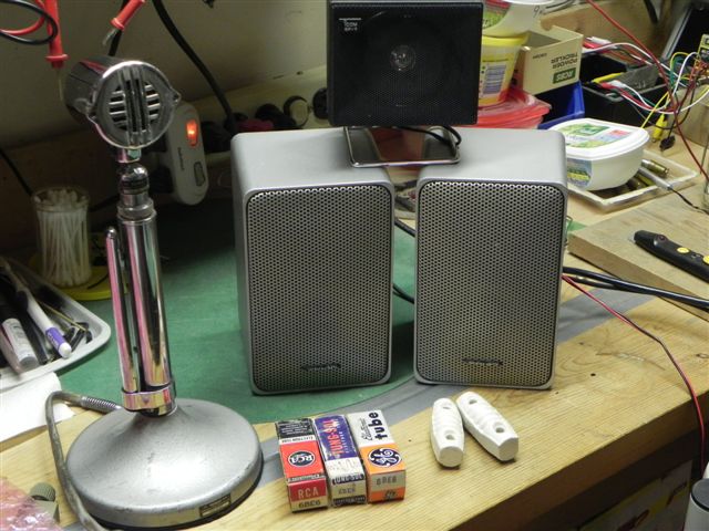 Wally's Hamfest Toys, 10-DA Mic., Icom SP-7, Speakers, Tubes, & Insulators Wally's Hamfest Toys, 10-DA Mic., Icom SP-7, Speakers, Tubes, & Insulators