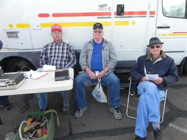 016 Dana, K7OBB John, W7USN Leo, W7JPI 016 Dana, K7OBB John, W7USN Leo, W7JPI.jpg