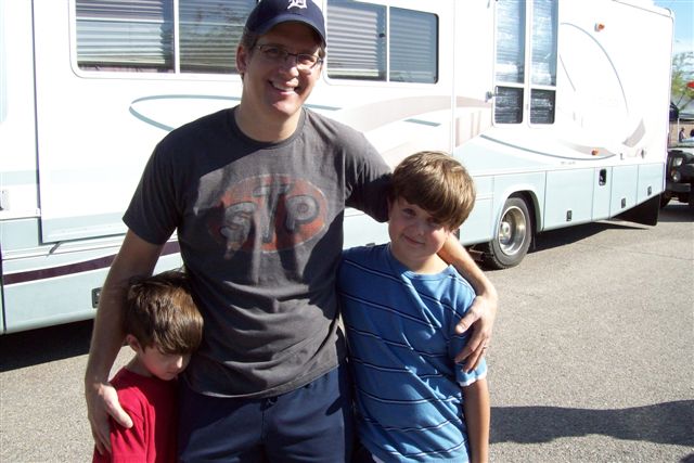 019 Steve, W7QBG & Son's.jpg